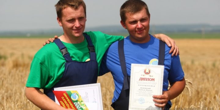 Первые комбайнеры-тысячники появились в этом году в Гродненской области