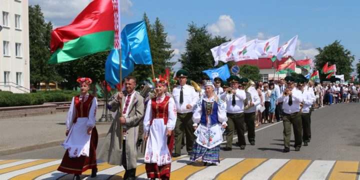 Делегация КСУП «Больтишки» приняла участие в торжественном митинге ко Дню Республики