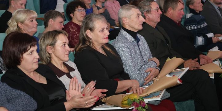 Труженики КСУП «Больтишки» получили заслуженные награды к профессиональному празднику