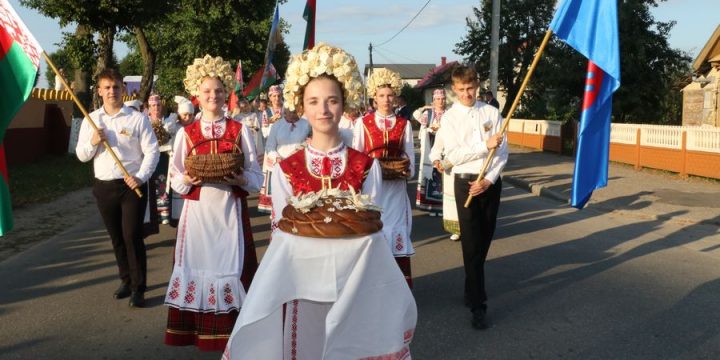 Вітайце, ідуць хлебаробы!