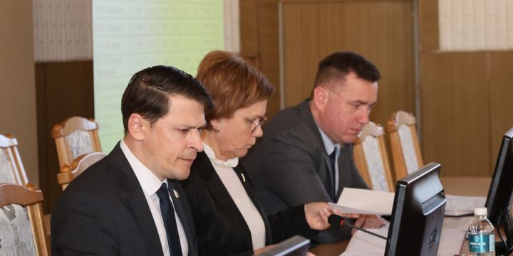 На заседании Вороновского райисполкома рассмотрели готовность сельхозорганизаций района к проведению весенне-полевых работ и заготовке кормов