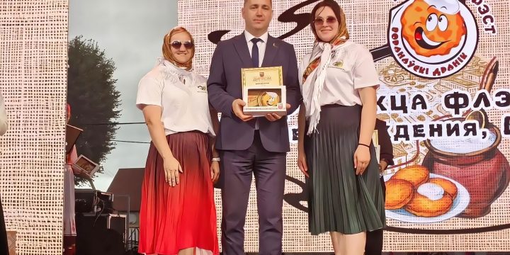 Зофья и Софья — победители флешмоба «С днем рождения, Вороново»!